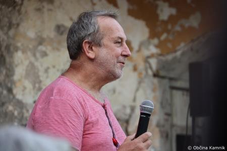 Ob Maistrovem letu izšla pesniška zbirka Maistrovih trideset (27)